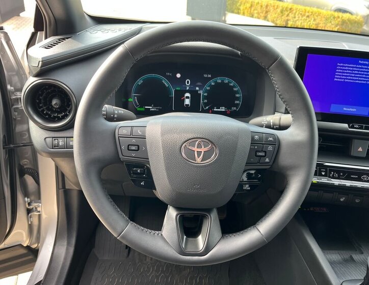 Toyota C-HR SUV / Terénní 2,0 l 112 kw