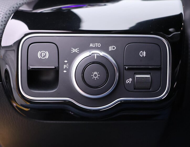 Mercedes-Benz CLA Sedan / Limuzína 2,0 l 140 kw