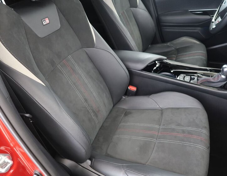 Toyota C-HR SUV 2,0 l 112 kw