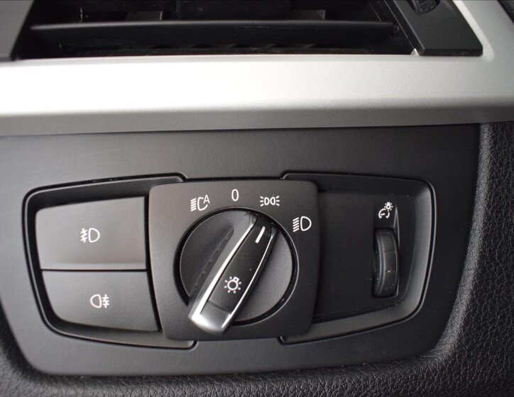 BMW Řada 3 Sedan / Limuzína 1,6 l 100 kw