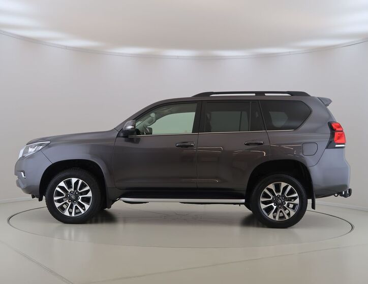 Toyota Land Cruiser 8