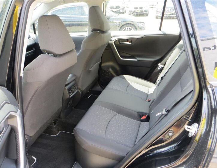 Toyota RAV4 SUV / Terénní 2,5 l 131 kw