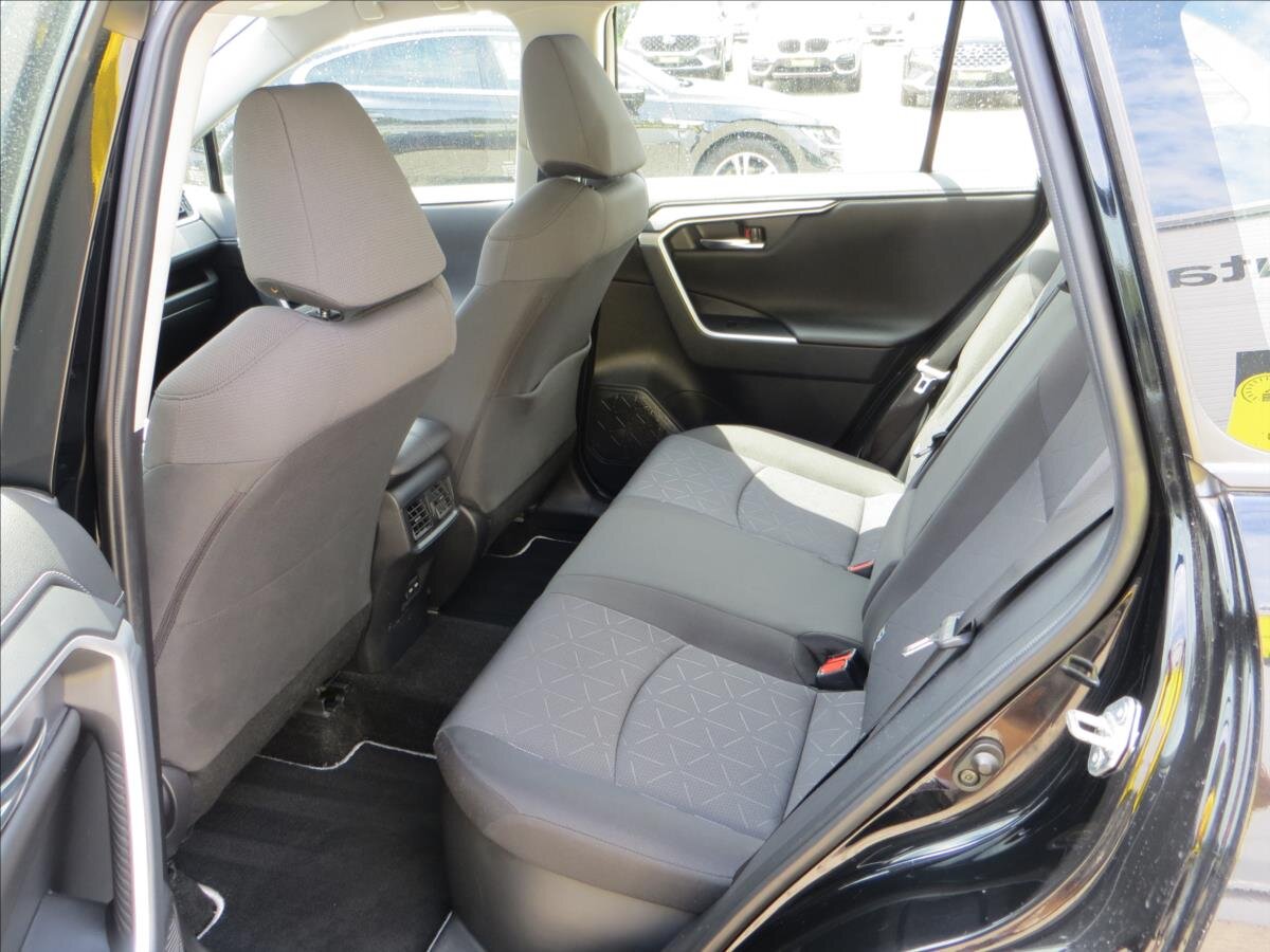 Toyota RAV4 SUV / Terénní 2,5 l 131 kw