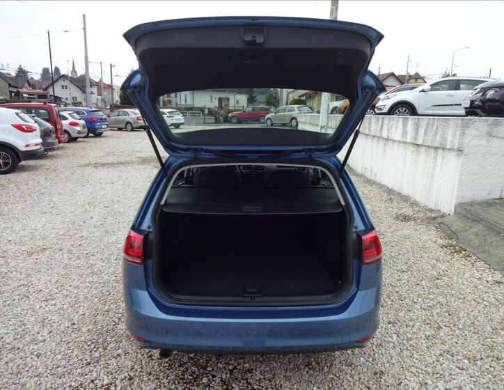 Volkswagen Golf Kombi 1,6 l 77 kw