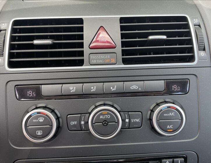 Volkswagen Touran MPV 1,6 l 66 kw