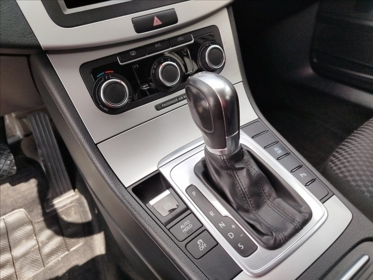 Volkswagen Passat Kombi 2,0 l 103 kw