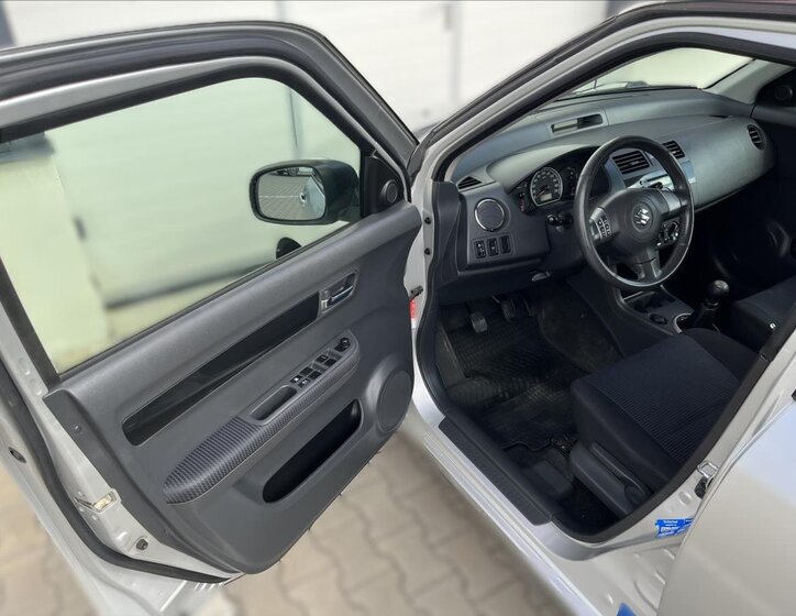 Suzuki Swift Hatchback 1,3 l 68 kw