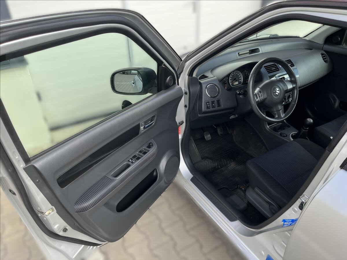 Suzuki Swift Hatchback 1,3 l 68 kw