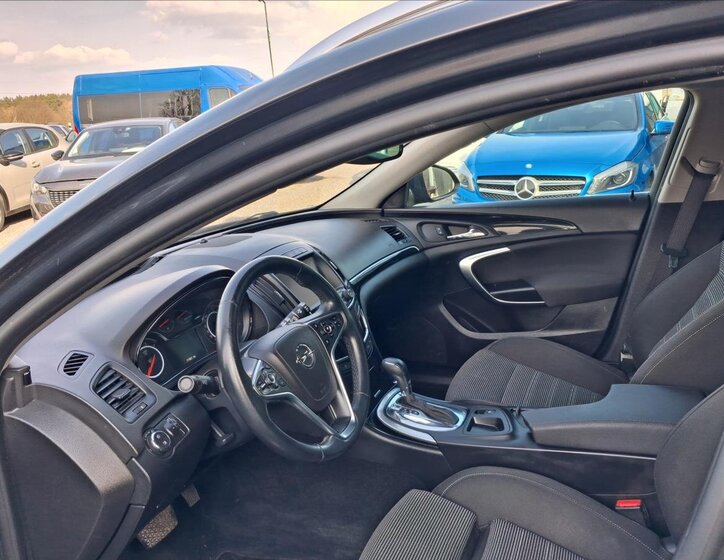 Opel Insignia Kombi 2,0 l 120 kw