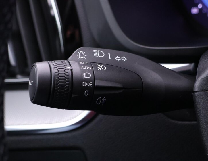 Volvo XC60 SUV / Terénní 2,0 l 173 kw