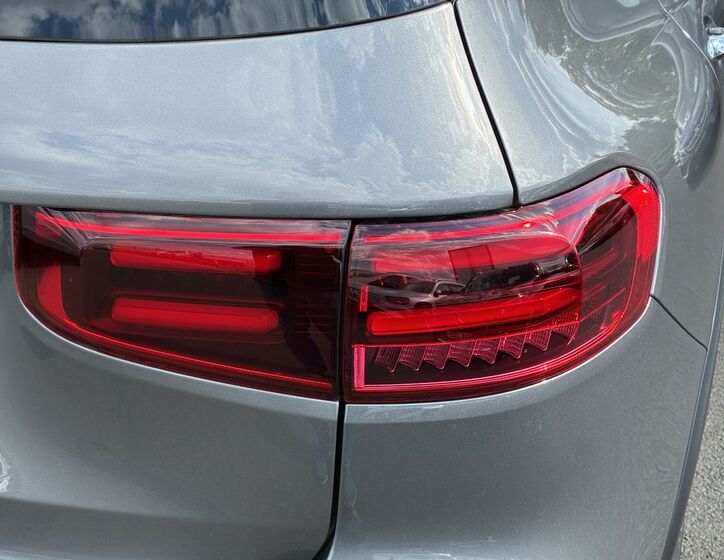 Mercedes-Benz GLB 11