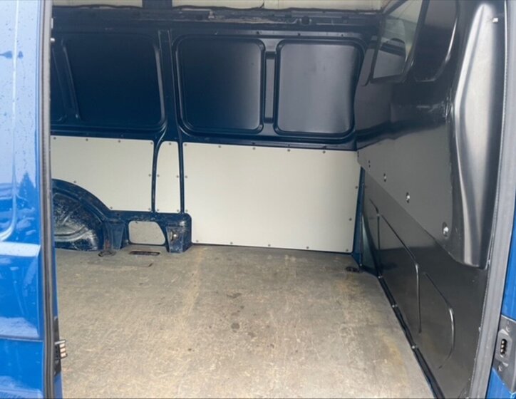 Volkswagen Transporter Skříň 2,0 l 62 kw