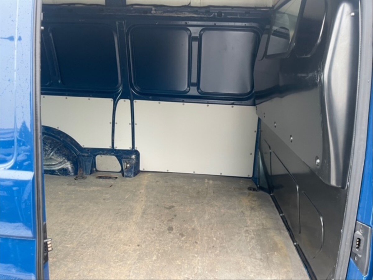 Volkswagen Transporter Skříň 2,0 l 62 kw