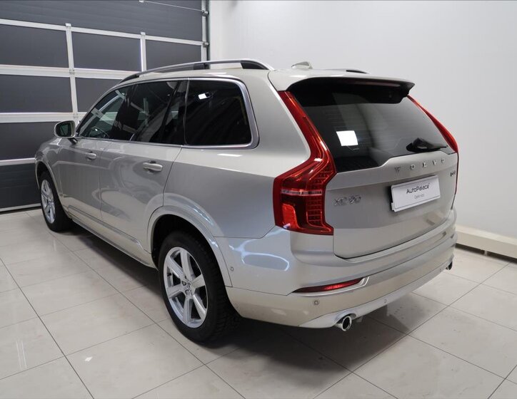 Volvo XC90 6