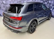 Audi Q7 6