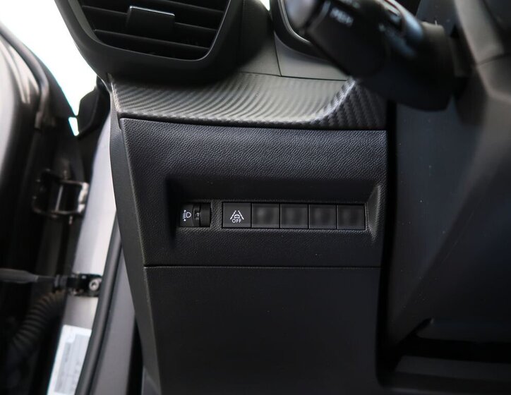 Peugeot 2008 SUV 1,2 l 96 kw