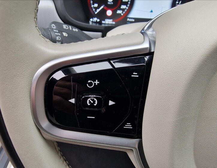 Volvo V90 Kombi 2,0 l 140 kw