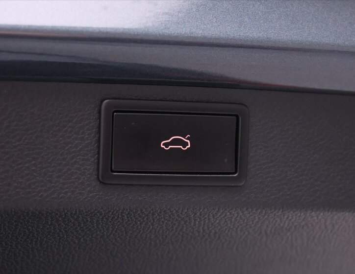 Škoda Karoq SUV / Terénní 2,0 l 140 kw