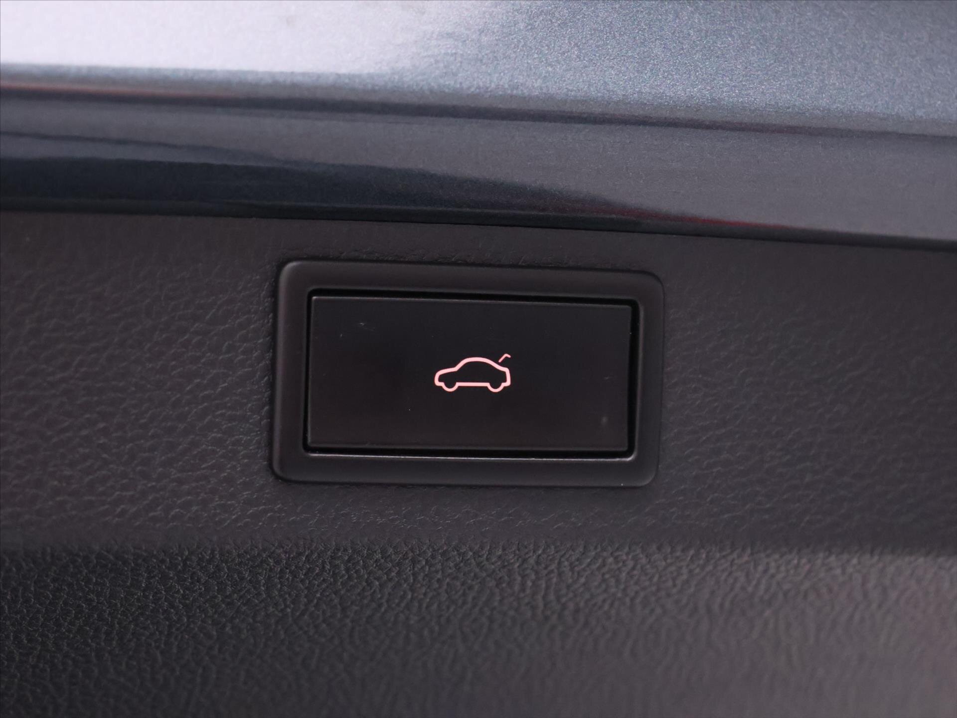 Škoda Karoq SUV / Terénní 2,0 l 140 kw