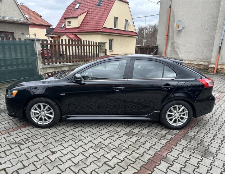 Mitsubishi Lancer Hatchback 1,6 l 86 kw