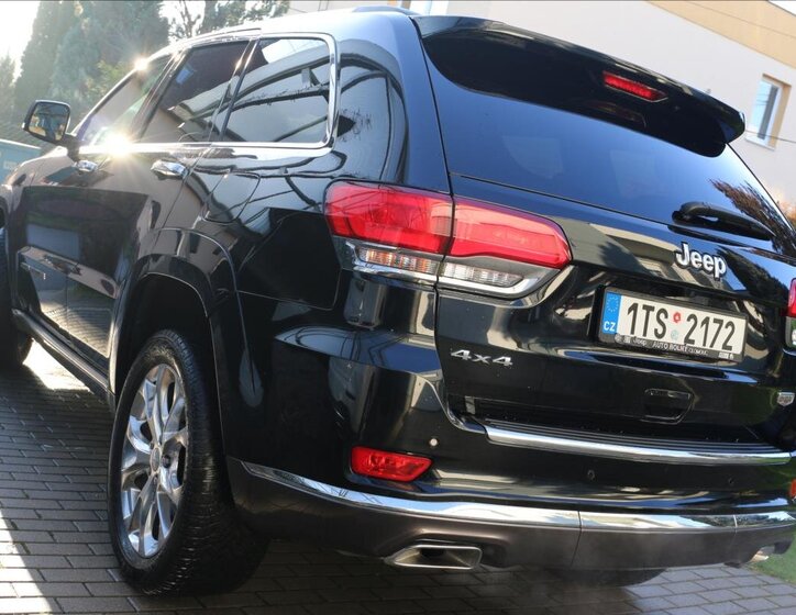 Jeep Grand Cherokee 12