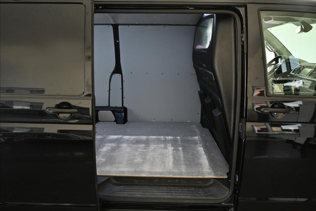 Volkswagen Transporter Skříň 2,0 l 75 kw