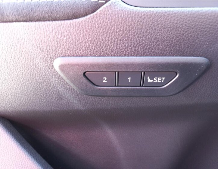 Toyota C-HR CUV / Crossover 2,0 l 112 kw