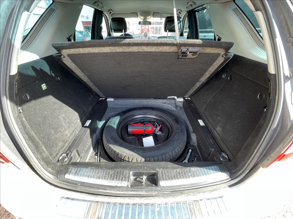 Mercedes-Benz Třídy M SUV 3,0 l 165 kw