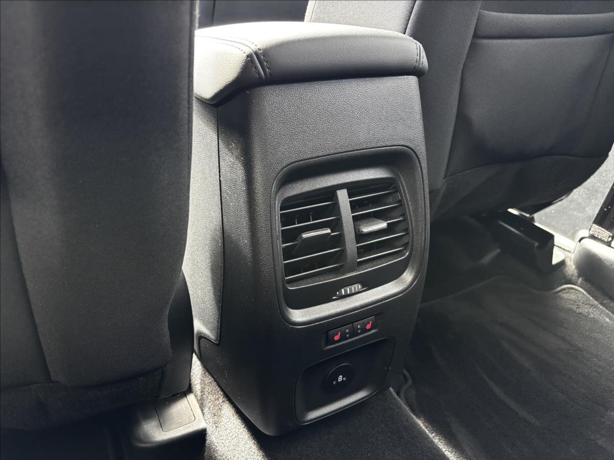 Ford Kuga SUV / Terénní 1,5 l 137 kw