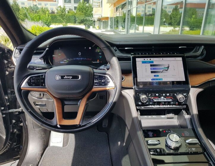 Jeep Grand Cherokee 11
