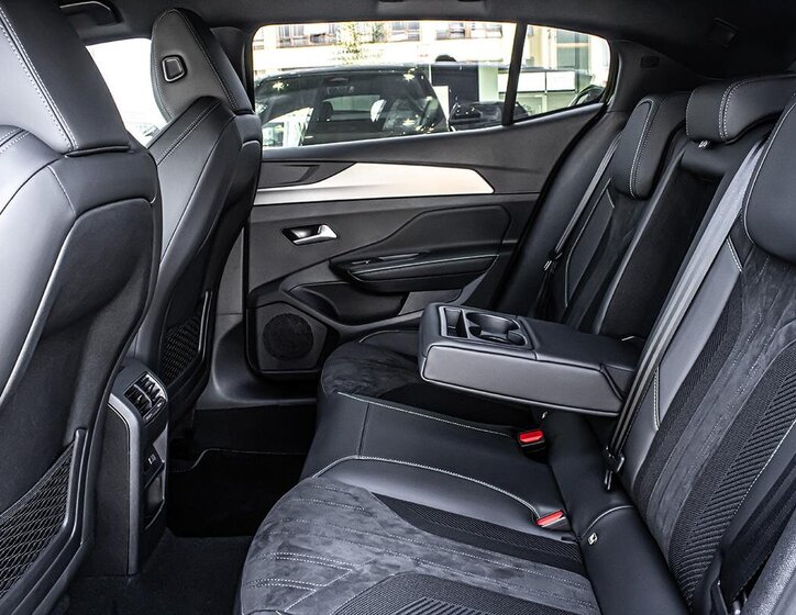 Peugeot 408 Liftback 1,6 l 132 kw