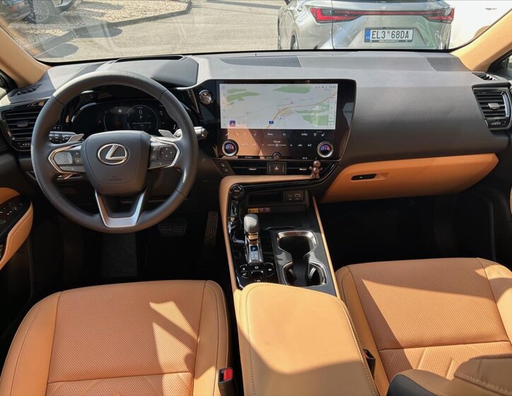 Lexus NX 350h SUV / Terénní 2,5 l 150 kw