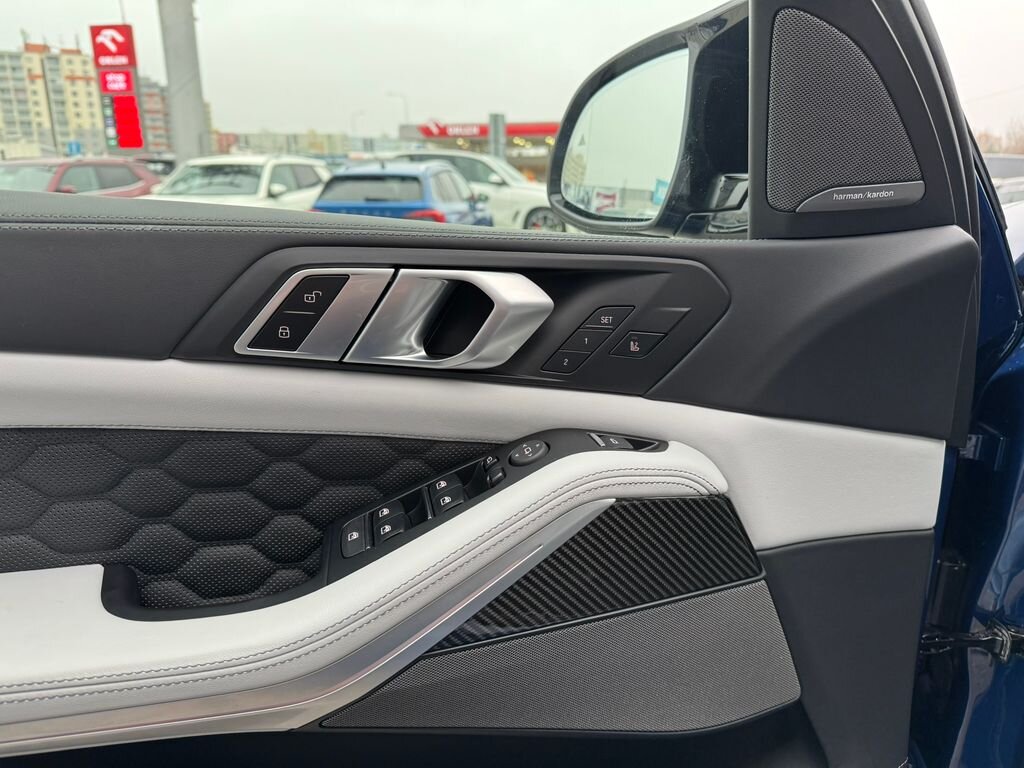 BMW X5 SUV / Terénní 4,4 l 460 kw