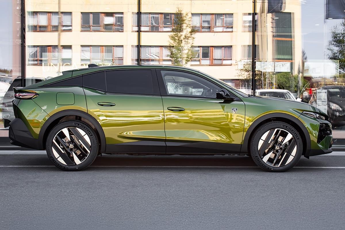 Peugeot 408 Liftback 1,6 l 132 kw