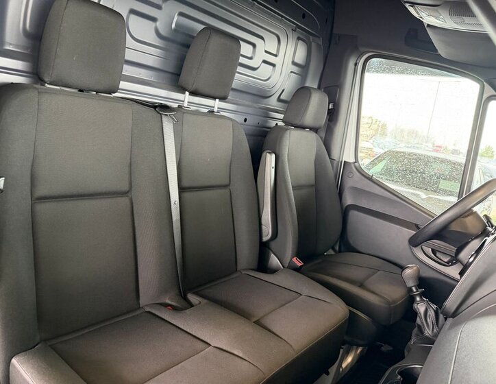 Mercedes-Benz Sprinter 19