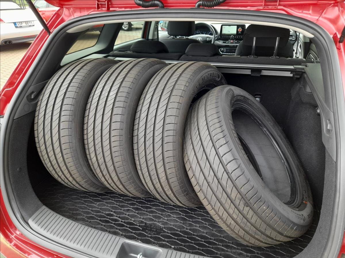 Hyundai i30 Kombi 998,0 88 kw