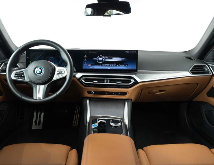BMW i4 11