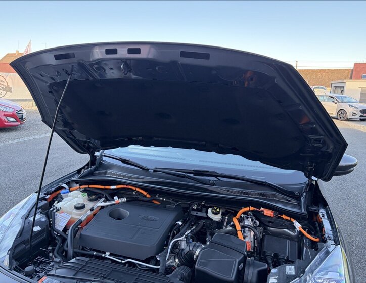 Ford Kuga SUV / Terénní 2,5 l 165 kw