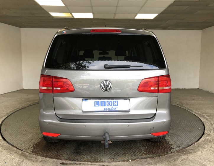 Volkswagen Touran 6