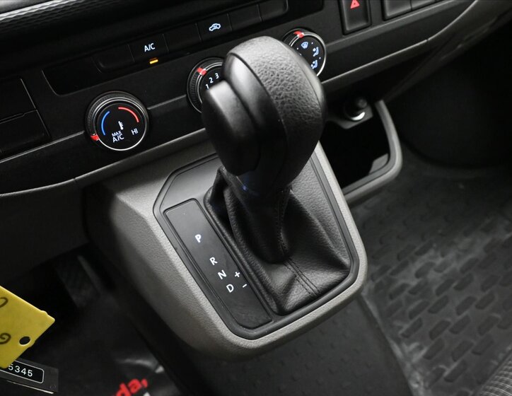 Volkswagen Transporter Skříň 2,0 l 110 kw