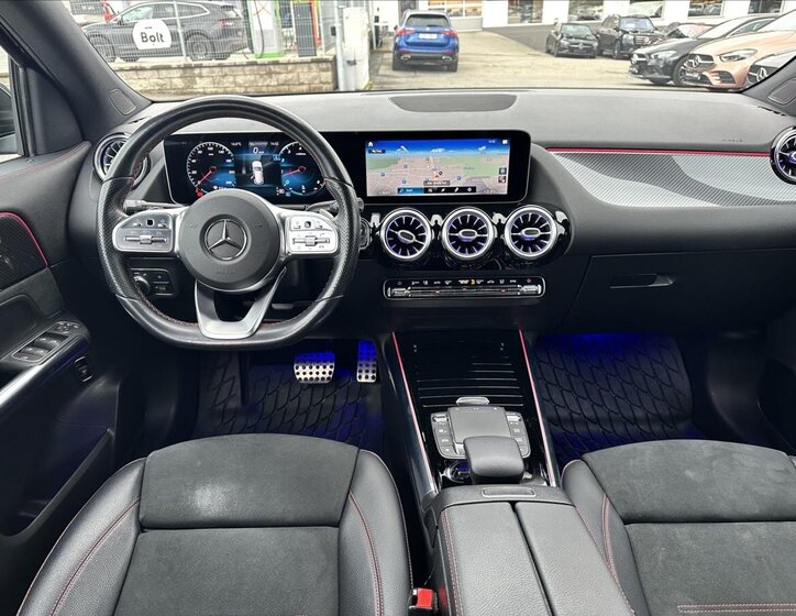 Mercedes-Benz GLA SUV 2,0 l 165 kw