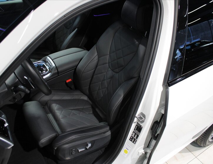 BMW X5 Kombi 3,0 l 210 kw