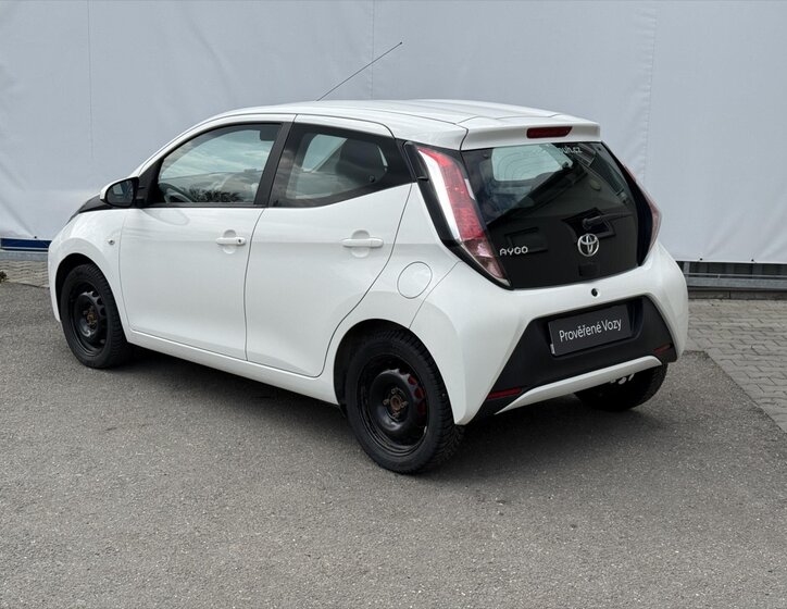Toyota Aygo Hatchback 998,0 51 kw