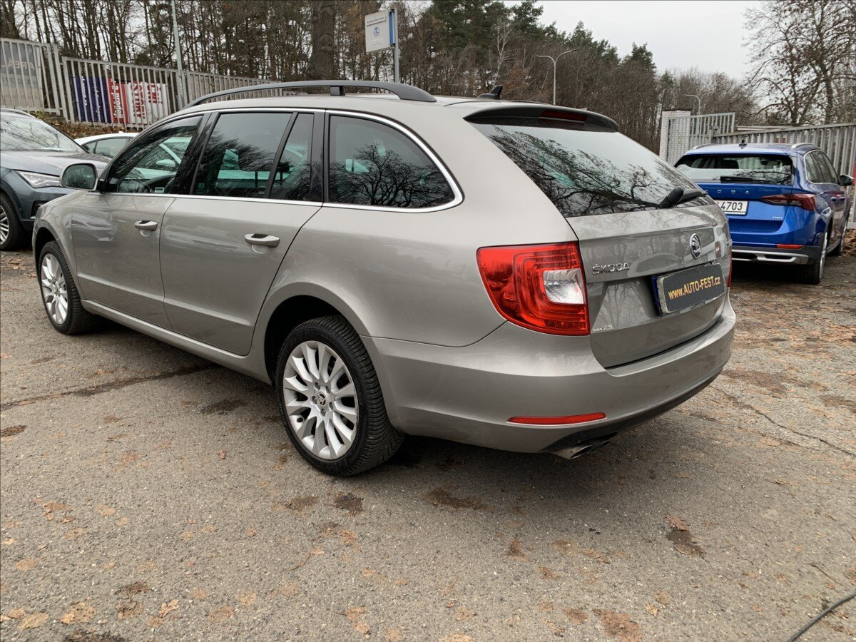 Škoda Superb
