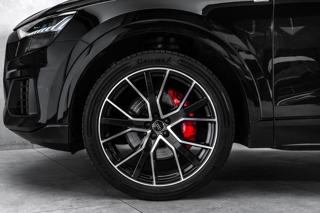 Audi Q8 SUV / Terénní 3,0 l 210 kw