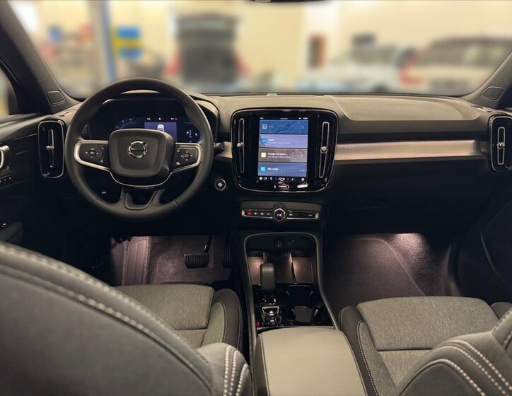 Volvo XC40 SUV / Terénní 2,0 l 120 kw