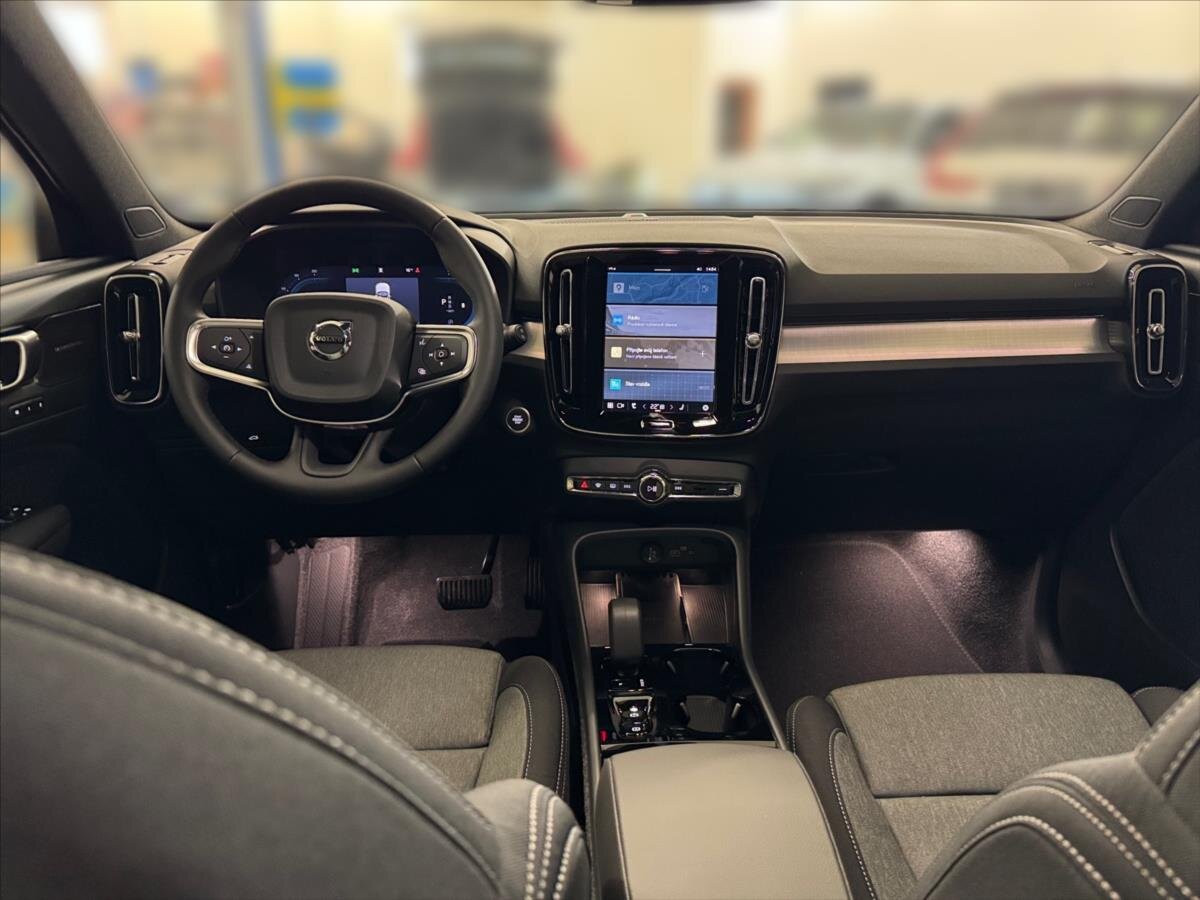 Volvo XC40 SUV / Terénní 2,0 l 120 kw