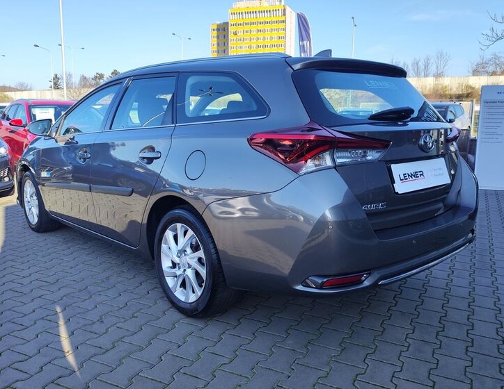 Toyota Auris 7