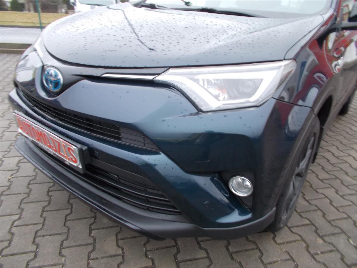 Toyota RAV4 SUV 2,5 l 114 kw