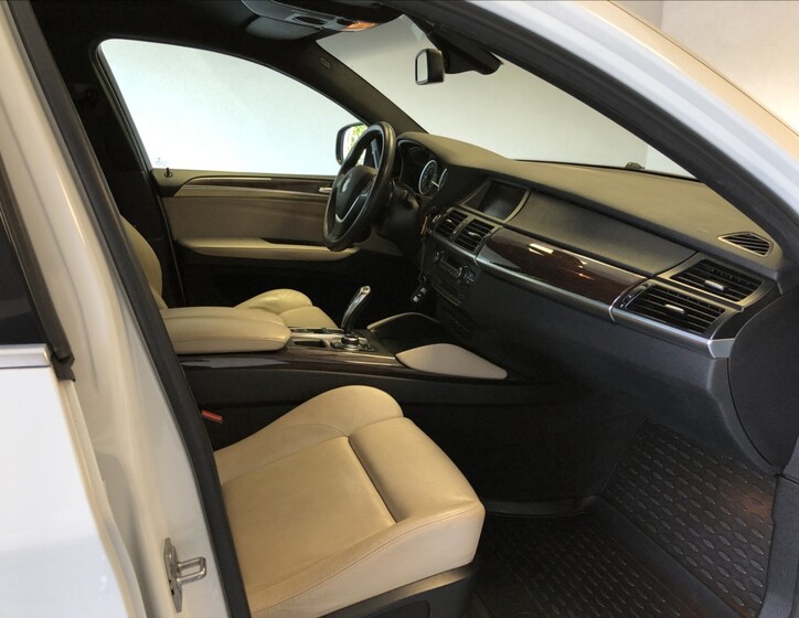 BMW X6 12